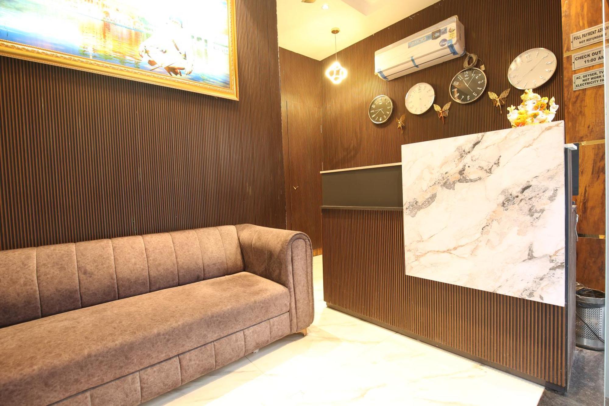 Hotel Holiday First 300 Meter From Golden Temple Amritsar Exteriör bild