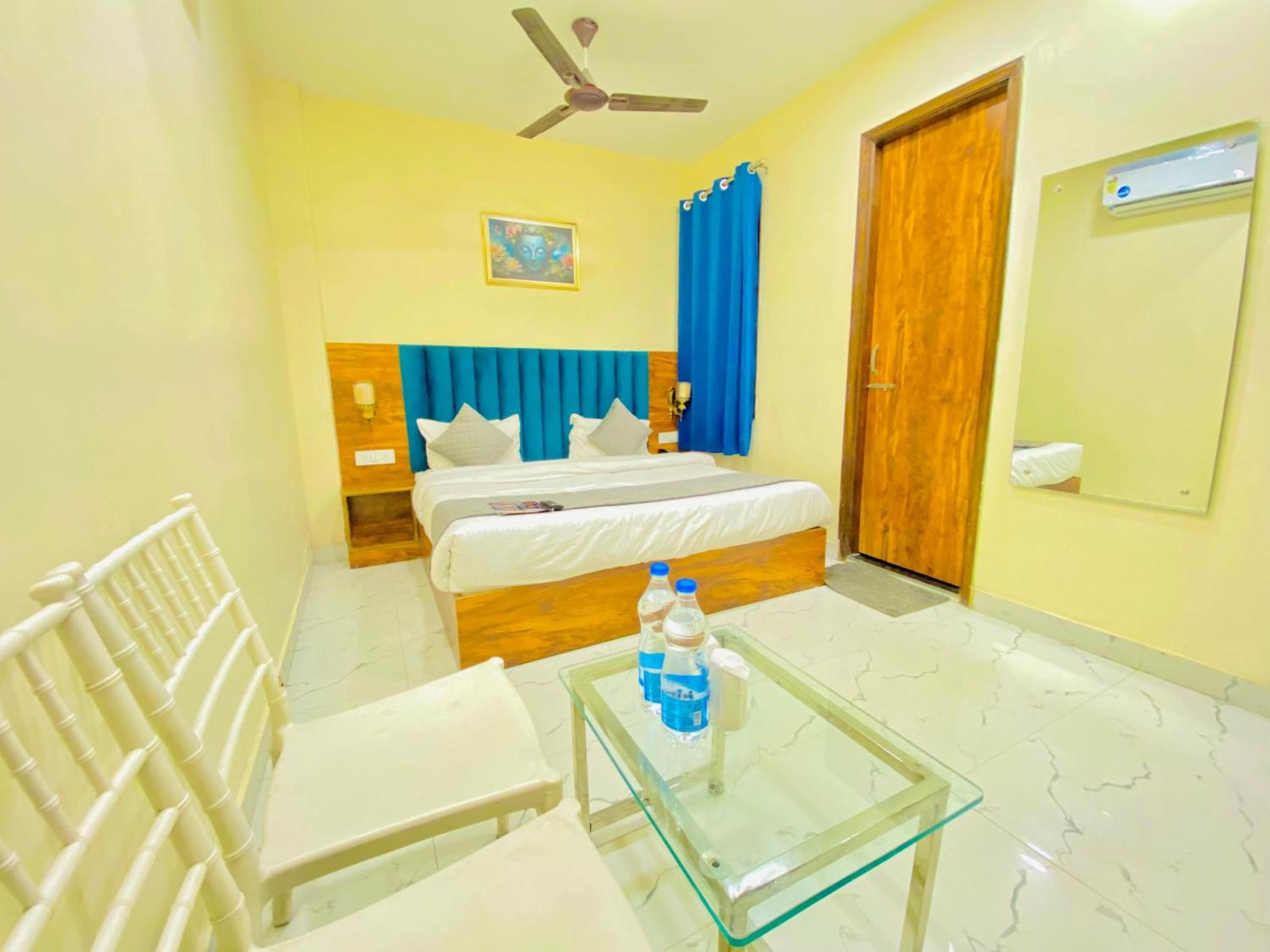 Hotel Holiday First 300 Meter From Golden Temple Amritsar Exteriör bild